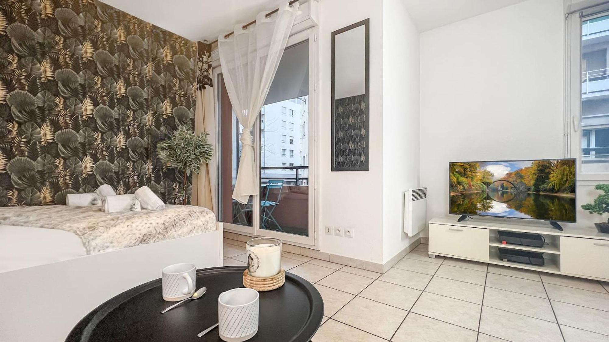 Homey Wild - Proche Gare Et Tram - Proche Centre - Balcon Prive - Parking Prive - Wifi Gratuit Annemasse Exterior photo
