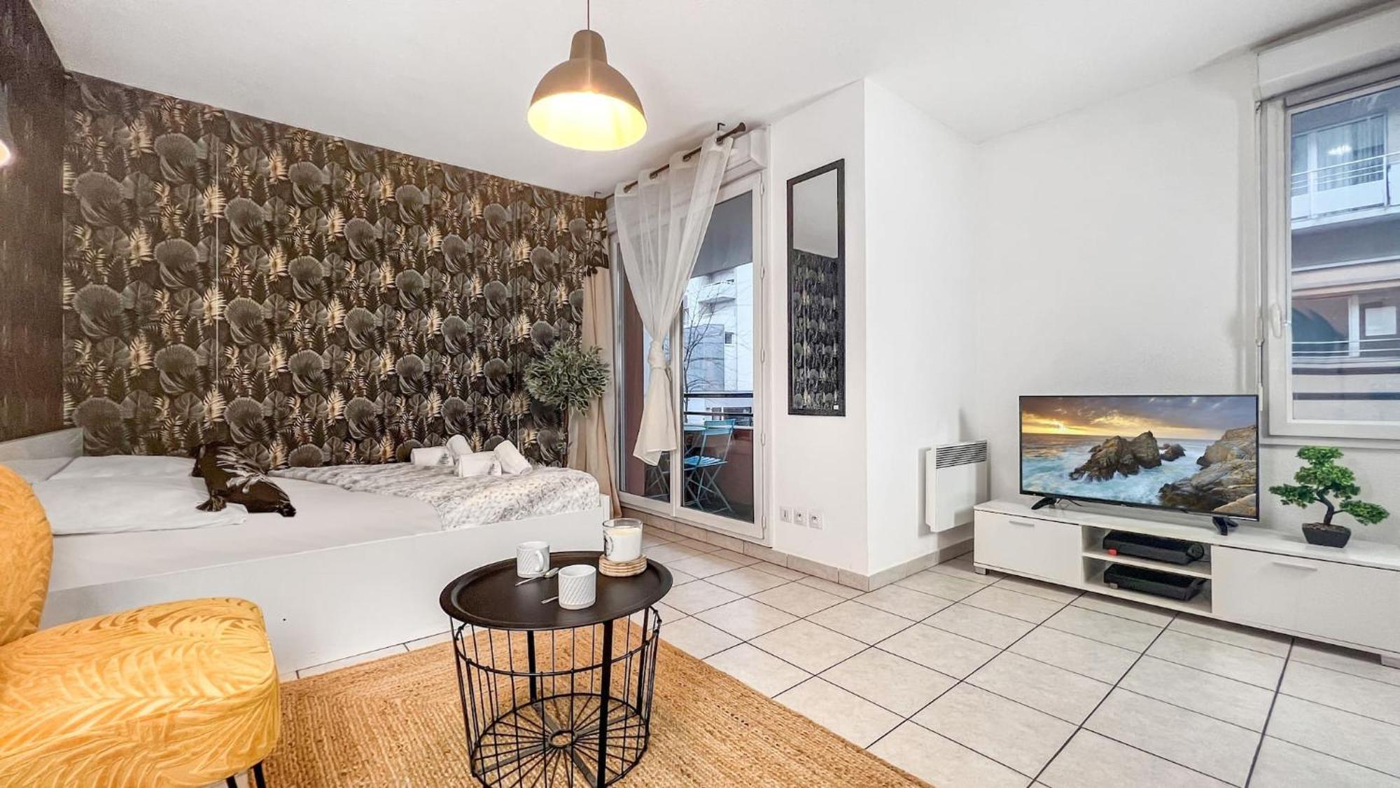 Homey Wild - Proche Gare Et Tram - Proche Centre - Balcon Prive - Parking Prive - Wifi Gratuit Annemasse Exterior photo